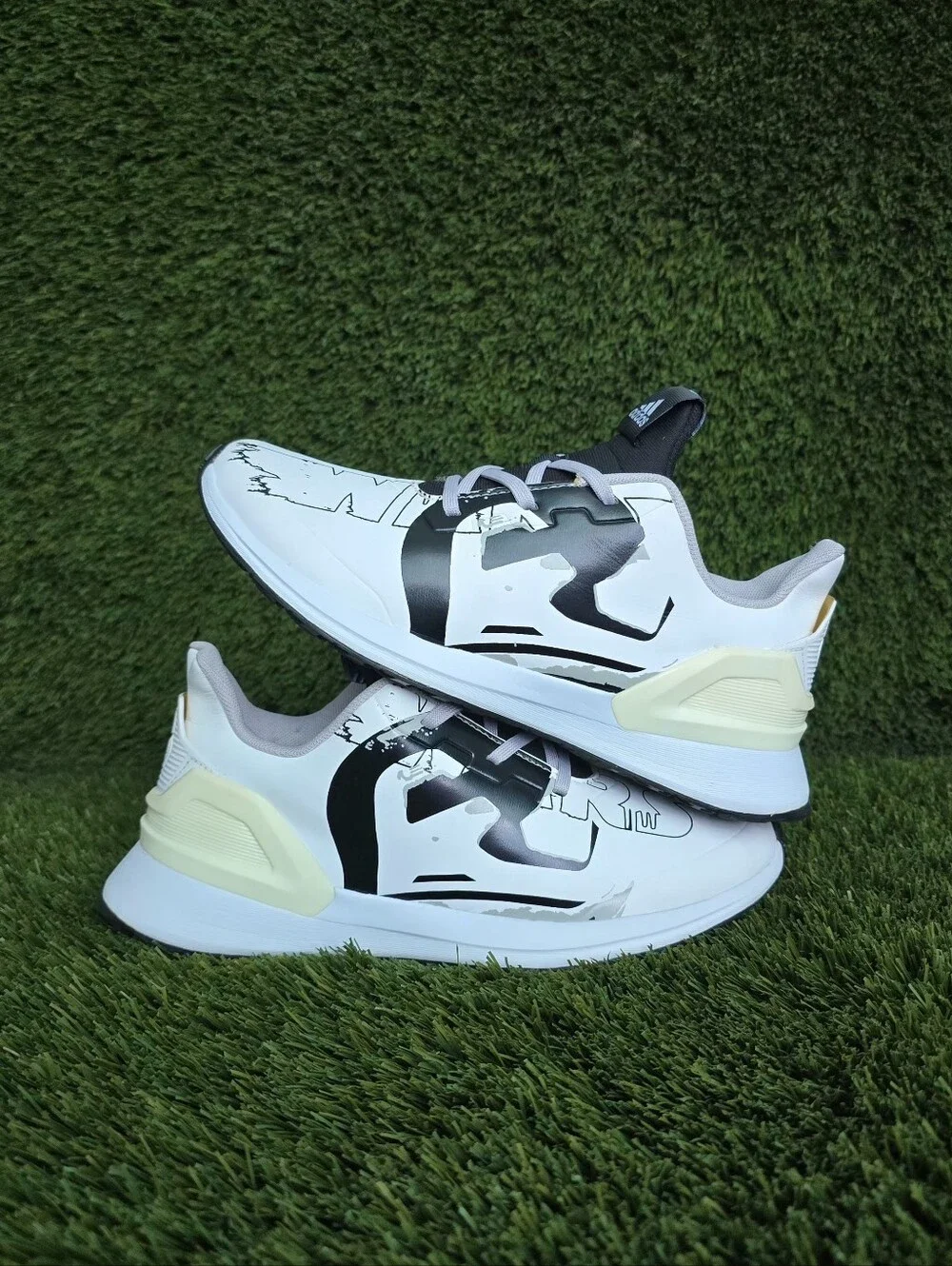 ADIDAS Star Wars Stormtrooper RapidaRun